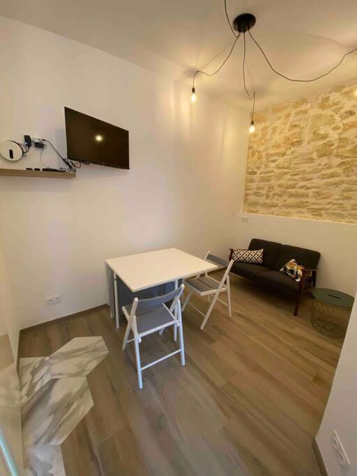 Appartement Secteur Gare Et Place De La Comedie, Wifi & Climatisation Монпелие Екстериор снимка